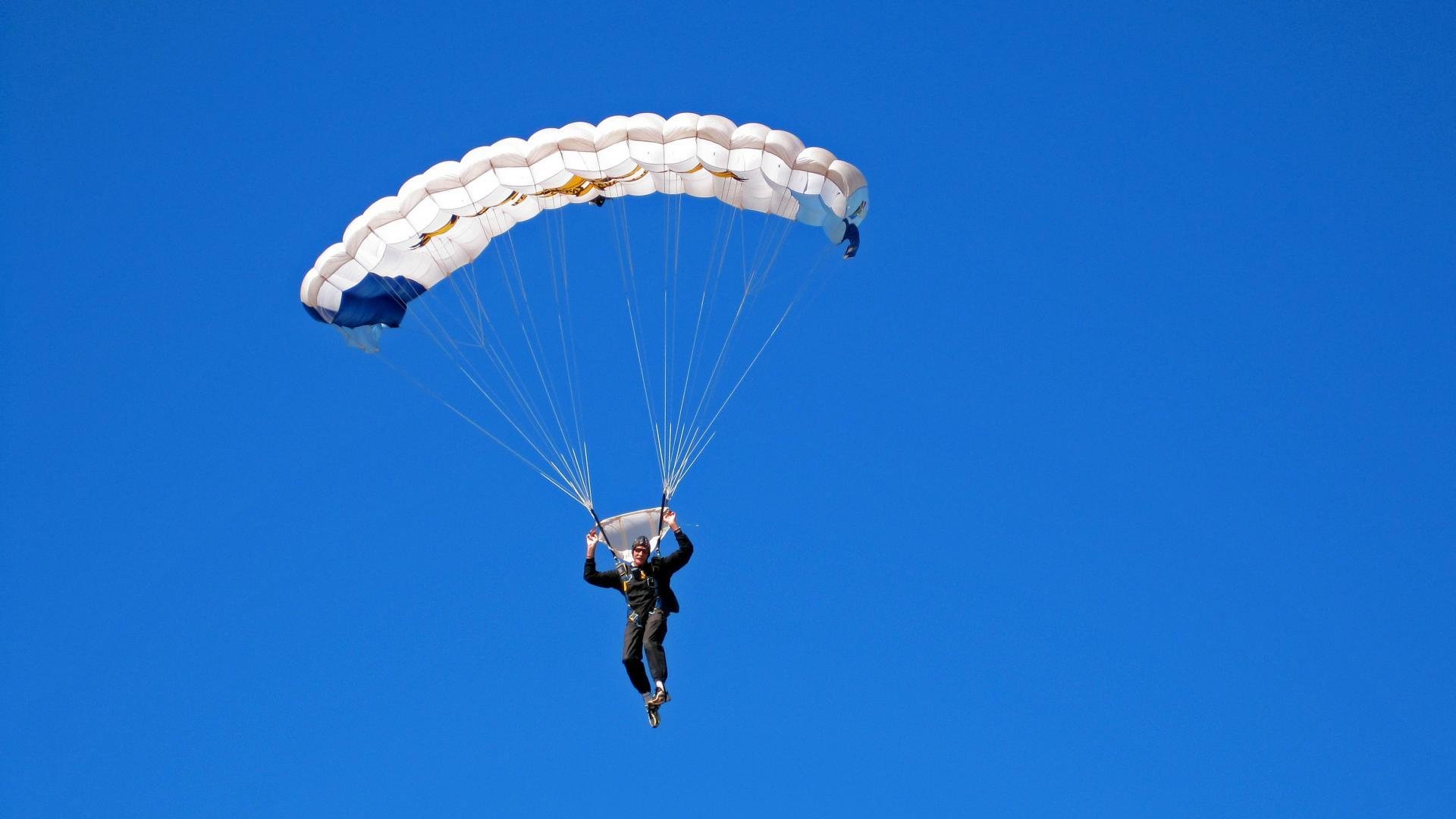 中国青少年篮球均衡发展政策分析，中国青少年篮球训练指导手册